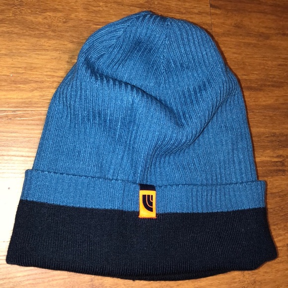 Reversible The North Face Beanie NWOT - Picture 2 of 3